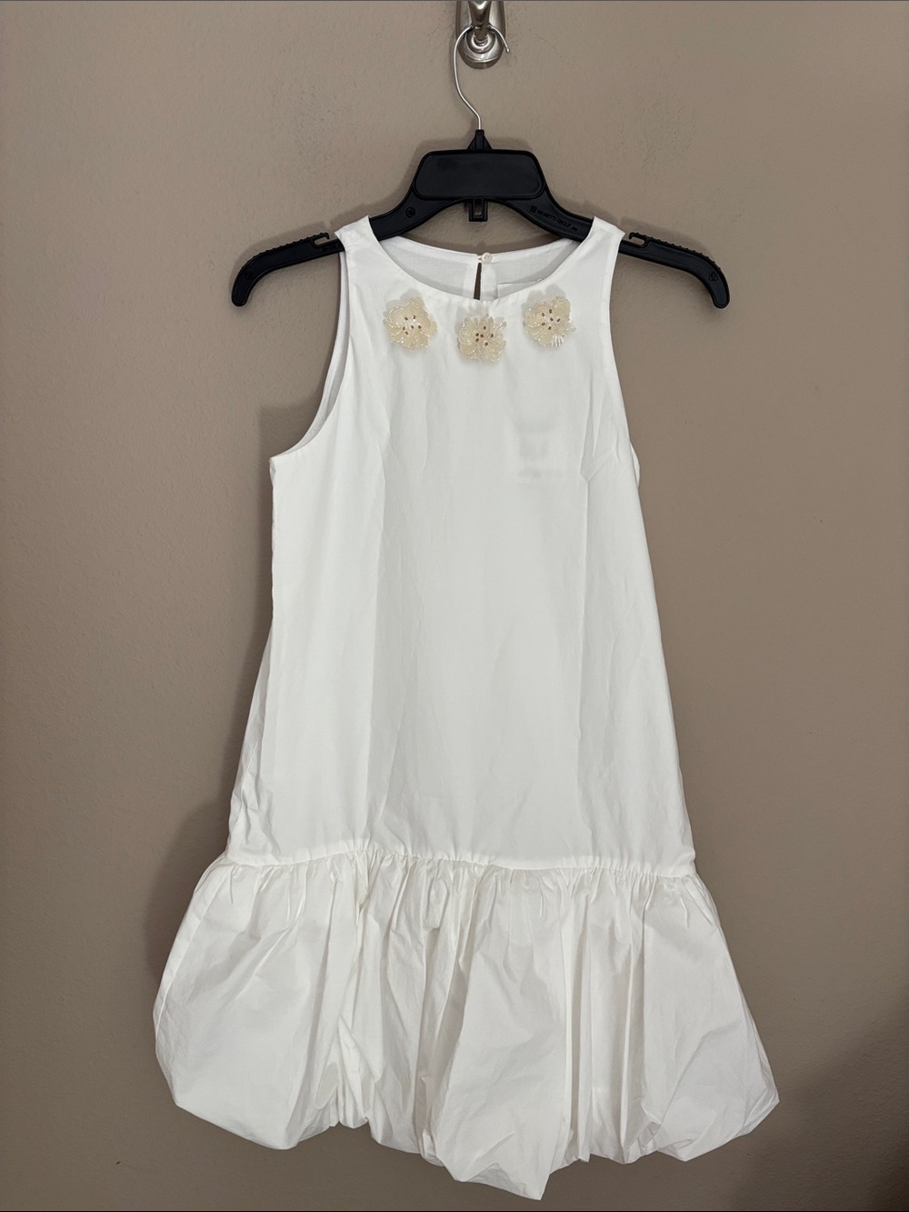 Zara White Sleeveless Flower-Accent Kids Dress